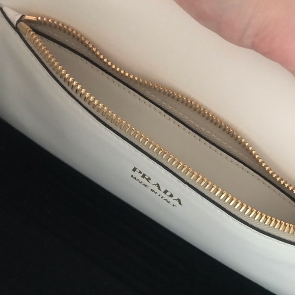 WHITE LARGE MONOCHROME PRADA TOTE - Picture 6 of 8